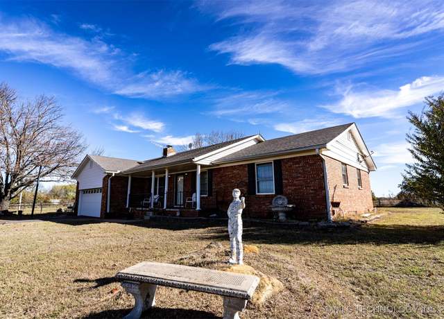 Property at 815 S Oak Grove Rd, Cushing, OK 74023, 3 beds, 2 baths