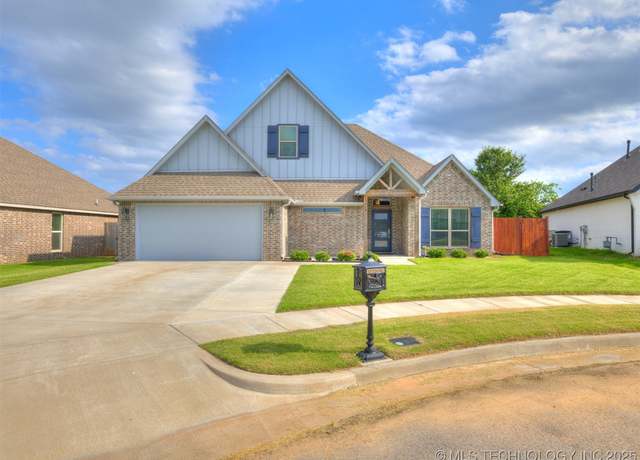Property at 17710 E 45th Pl S, Tulsa, OK 74134, 3 beds, 2.5 baths