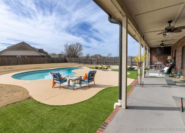 Property at 12285 N 164th East Pl, Collinsville, OK 74021, 4 beds, 3.5 baths