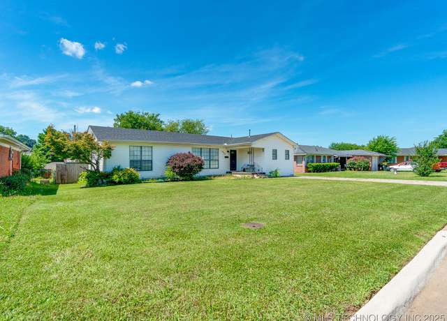 Property at 825 W 22nd St, Ada, OK 74820, 3 beds, 2 baths