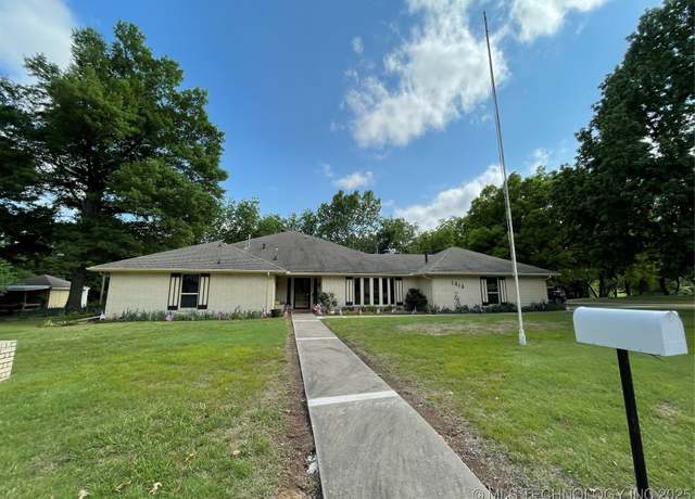 Property at 1414 S Bell Creek Dr, Cushing, OK 74023, 3 beds, 4 baths