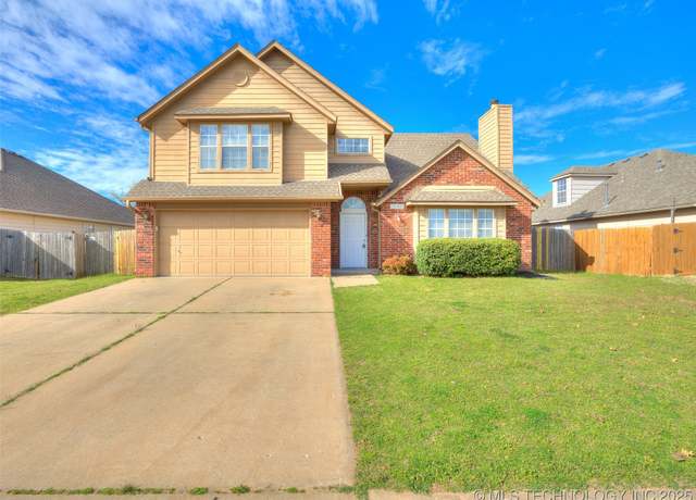 Property at 10401 E 116th St S, Bixby, OK 74008, 5 beds, 2.5 baths