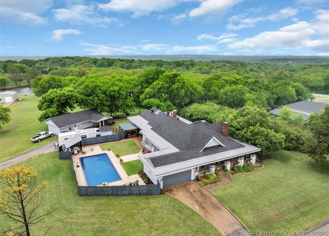 Property at 9996 N Millennium, Sulphur, OK 73086, 5 beds, 4 baths