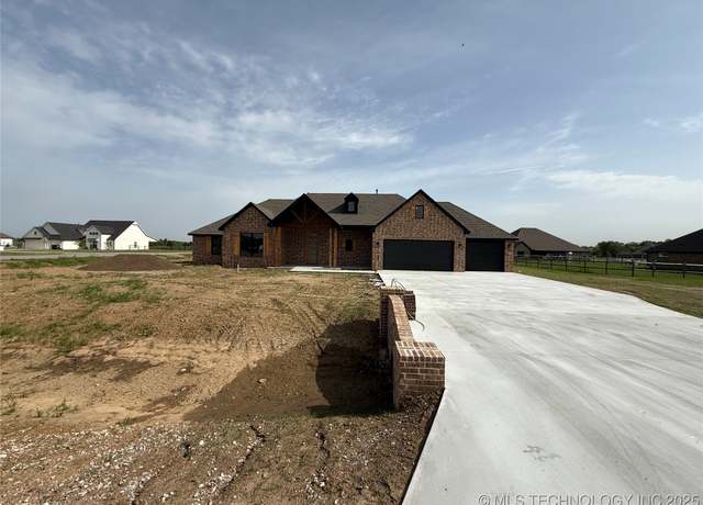Property at 7101 E 136th Pl, Collinsville, OK 74021, 4 beds, 2.5 baths