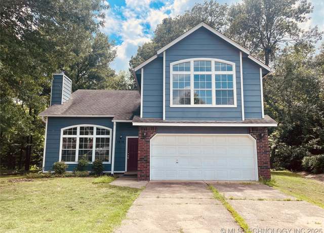 Property at 1616 S Kalanchoe Ave, Broken Arrow, OK 74012, 4 beds, 2.5 baths