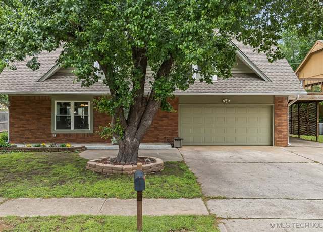 Property at 6605 S 1st St, Broken Arrow, OK 74012, 4 beds, 2.5 baths