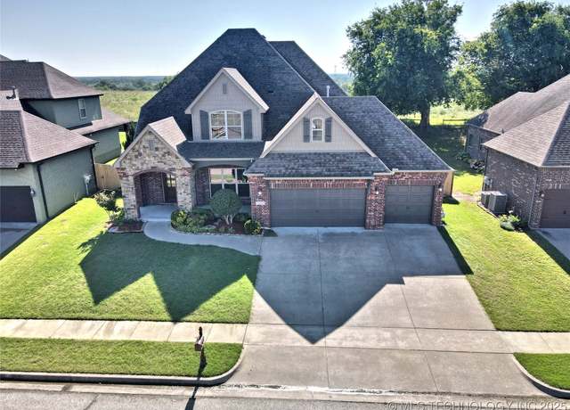 Property at 14285 S Lakewood Ave, Bixby, OK 74008, 4 beds, 3.5 baths
