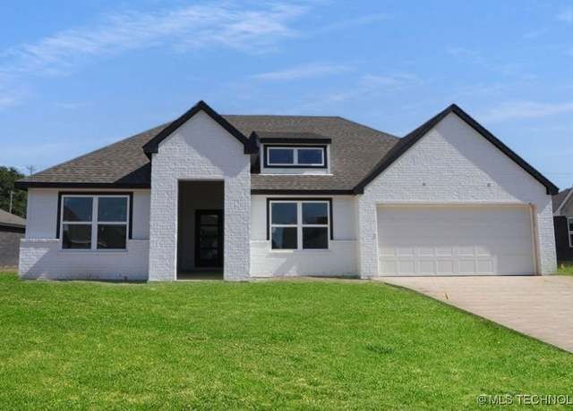 Property at 15907 E 75th Pl, Owasso, OK 74055, 4 beds, 2 baths