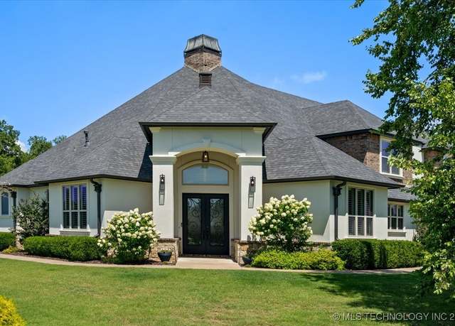 Property at 6797 Hummingbird Ct, Owasso, OK 74055, 5 beds, 3.5 baths