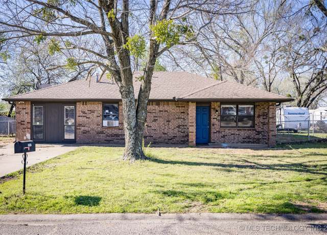 Property at 3701 Dawna St, Durant, OK 74701, 3 beds, 1 bath