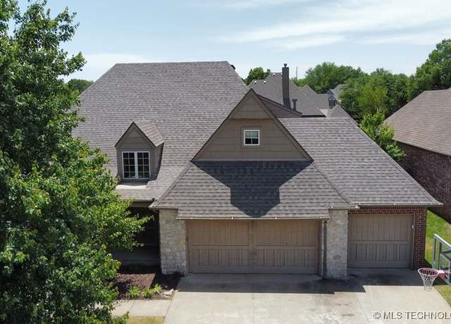 Property at 8806 E 110th St, Tulsa, OK 74133, 4 beds, 3 baths