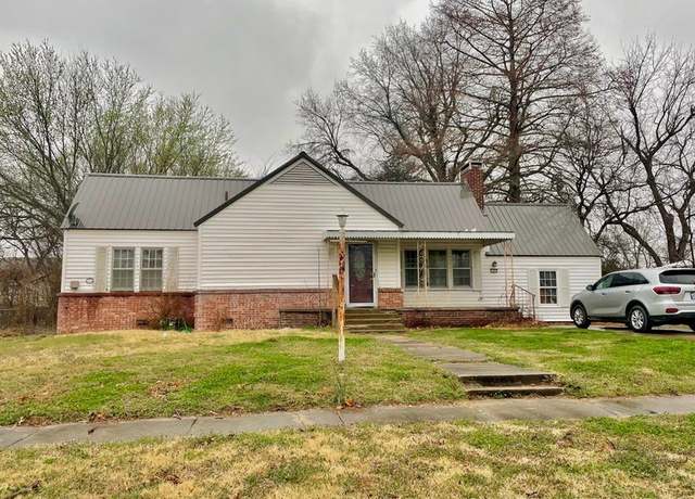 Property at 109 S Brown St, Vinita, OK 74301, 12 beds, 6 baths