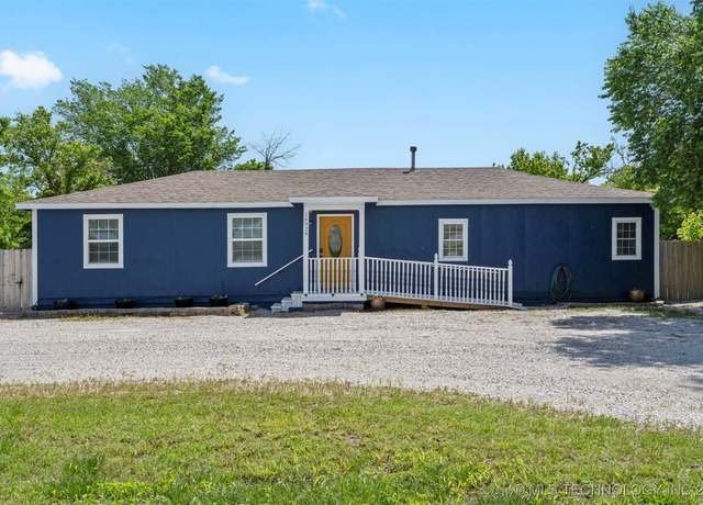 Property at 16929 S Memorial Dr, Bixby, OK 74008, 5 beds, 3 baths