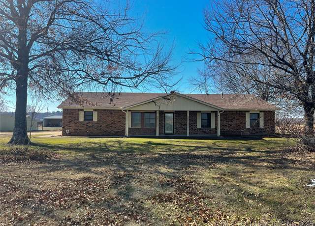 Property at 1741 S 64th St, Muskogee, OK 74401, 3 beds, 2.5 baths