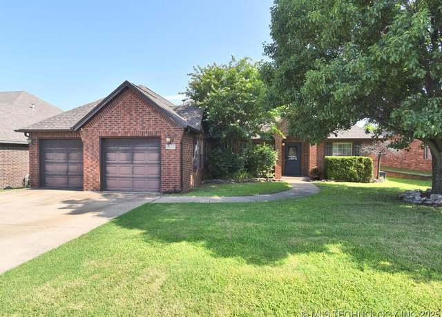 Property at 4607 E 142nd St S, Bixby, OK 74008, 3 beds, 2 baths