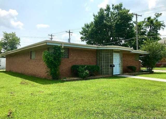 Property at 601 E Broadway Ave, Cushing, OK 74023, 4 beds, 1.5 baths