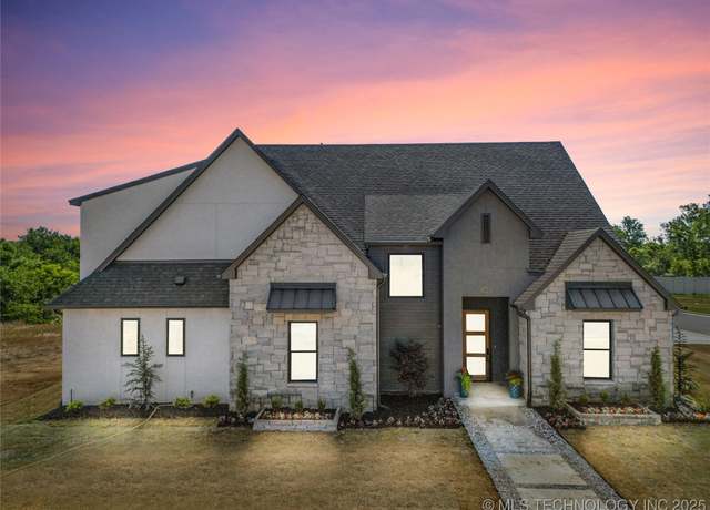 Property at 303 N 82nd Ct, Broken Arrow, OK 74014, 4 beds, 4.5 baths