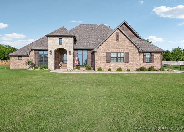 Property at 20905 S Windsor Ave, Claremore, OK 74019, 4 beds, 3 baths