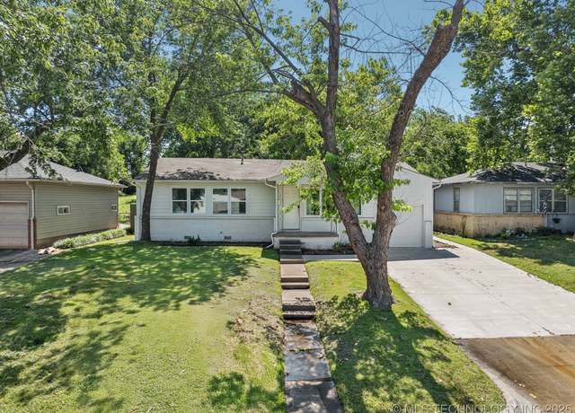 Property at 2818 S Pittsburg Ave, Tulsa, OK 74114, 3 beds, 1.5 baths