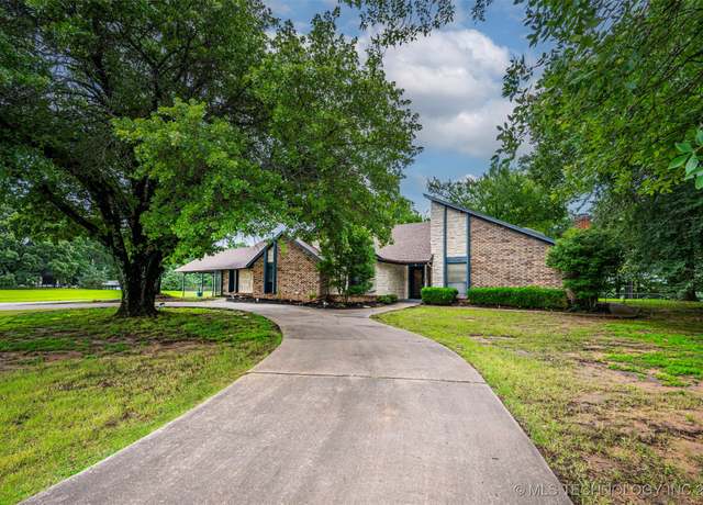 Property at 16380 County Road 3580, Ada, OK 74820, 4 beds, 2 baths