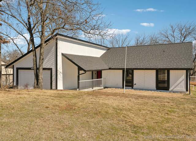 Property at 9435 S 33rd WestAvenue, Tulsa, OK 74132, 4 beds, 2.5 baths