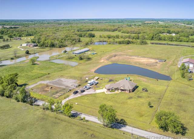Property at 73183 S 230 Rd, Wagoner, OK 74467, 5 beds, 3.5 baths