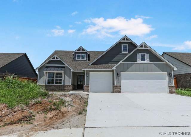 Property at 15805 E 75th St, Owasso, OK 74055, 4 beds, 3 baths