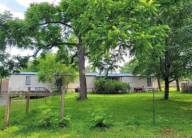 Property at 1702 N Vinita Ave, Tahlequah, OK 74464, 3 beds, 2 baths