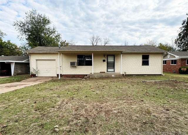 Property at 744 S Wilson Pl, Cushing, OK 74023, 2 beds, 1 bath
