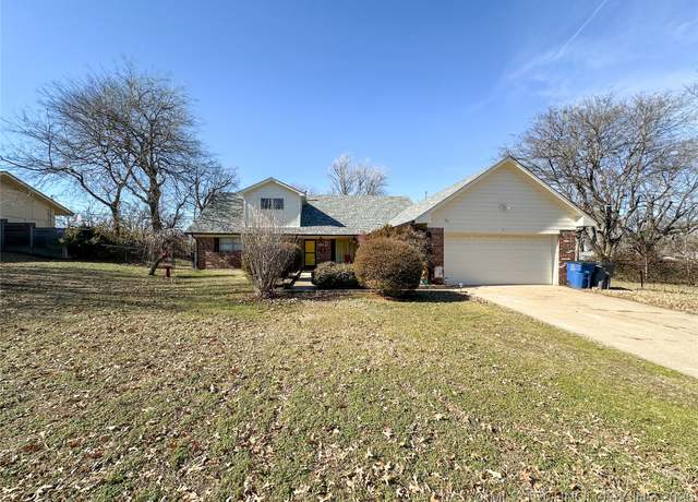 Property at 1724 S Darlington Ave, Tulsa, OK 74112, 4 beds, 2.5 baths