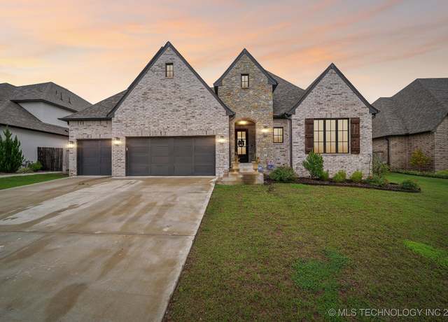 Property at 12419 S 102nd EastAvenue, Bixby, OK 74008, 4 beds, 2.5 baths