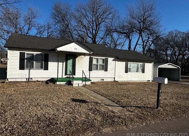 Property at 430 W 9th, Ada, OK 74820, 2 beds, 1 bath