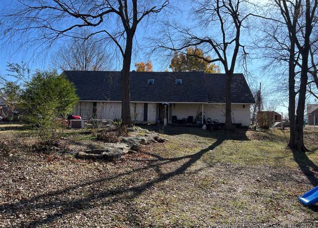 Property at 10652 E Birch St, Claremore, OK 74017, 5 beds, 2.5 baths