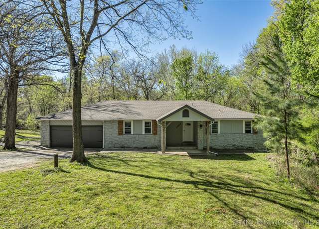 Property at 19824 E 114th St, Broken Arrow, OK 74014, 3 beds, 2 baths