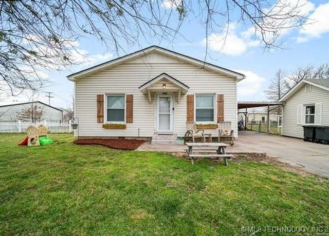 Property at 420 S Adair St, Pryor, OK 74361, 3 beds, 2 baths