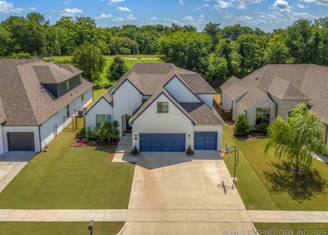 Property at 6705 S Palm Ave, Broken Arrow, OK 74011, 4 beds, 3.5 baths