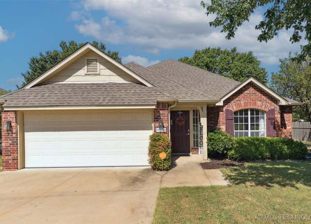 Property at 9908 N 117th EastAvenue, Owasso, OK 74055, 4 beds, 2 baths