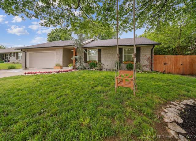 Property at 804 W Waco Pl, Broken Arrow, OK 74011, 3 beds, 2 baths