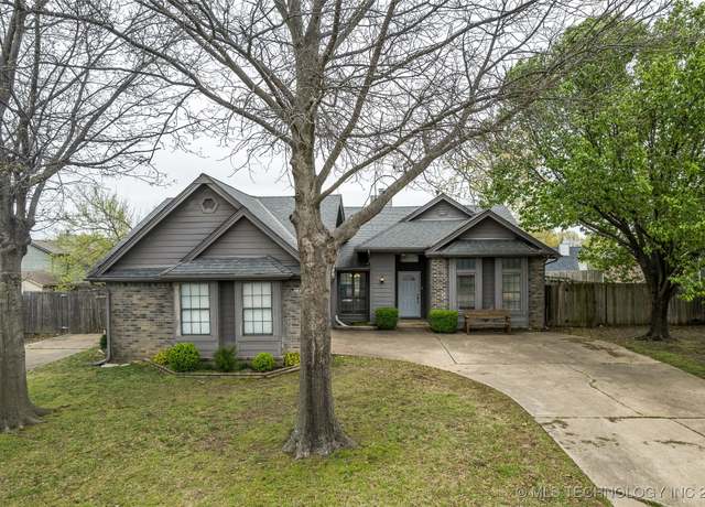Property at 3105 S Maple Ave, Broken Arrow, OK 74012, 3 beds, 2 baths