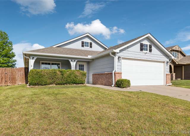 Property at 11088 N 116th EastAvenue, Owasso, OK 74055, 3 beds, 2 baths