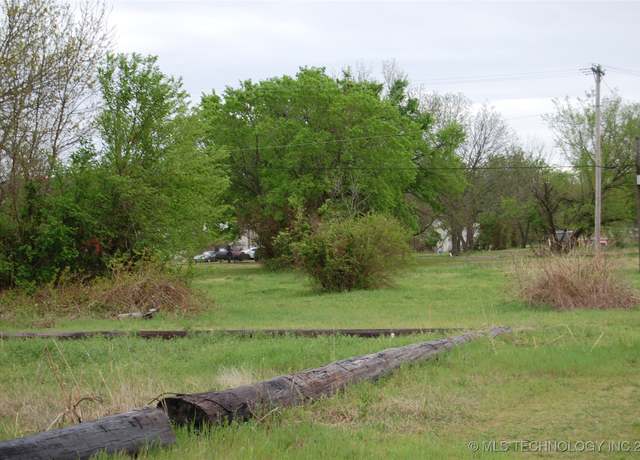 Property at 216 E B. St, Henryetta, OK 74437