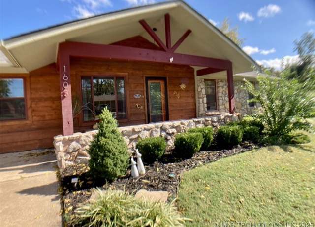 Property at 1603 Town And Country Dr, Sand Springs, OK 74063, 3 beds, 2 baths