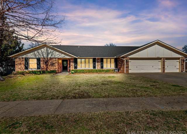 Property at 2540 Chapel Hill Rd, Bartlesville, OK 74006, 4 beds, 3.5 baths