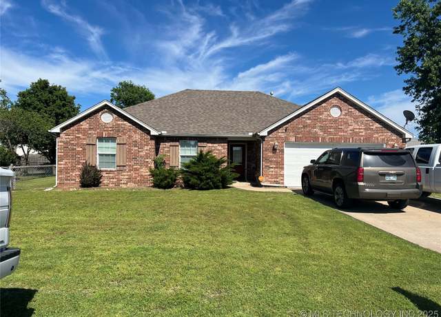 Property at 1311 S 218th West Ave, Sand Springs, OK 74063, 3 beds, 2 baths