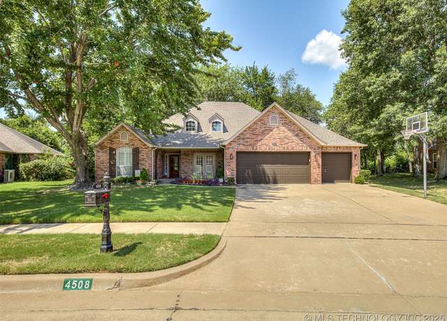 Property at 4508 S Sycamore Ave, Broken Arrow, OK 74011, 4 beds, 3 baths