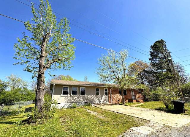 Property at 124 Songbird Dr, Tahlequah, OK 74464, 4 beds, 3 baths