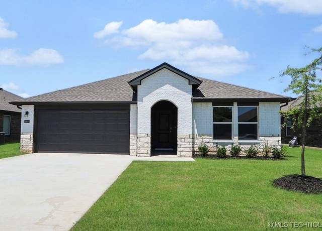 Property at 1908 E Urbana St, Broken Arrow, OK 74127, 5 beds, 3 baths