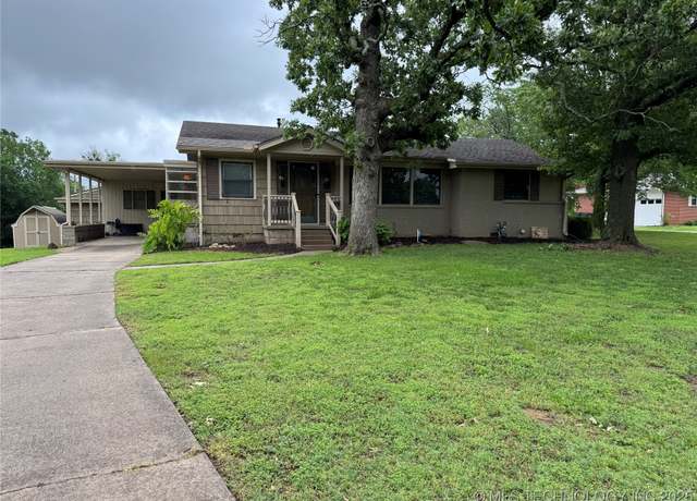 Property at 819 S Boyd Pl, Sapulpa, OK 74066, 2 beds, 2.5 baths