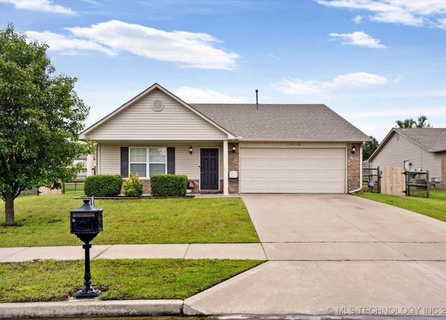Property at 10912 E 124th Pl N, Collinsville, OK 74021, 3 beds, 2 baths
