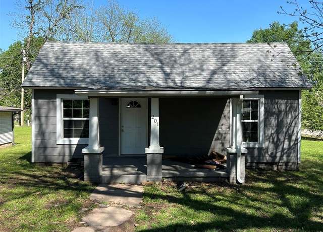 Property at 201 N Dunlap St, Cleveland, OK 74020, 2 beds, 1 bath
